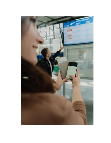 POWER BANK 10000MAH MAG SAFE GREEN